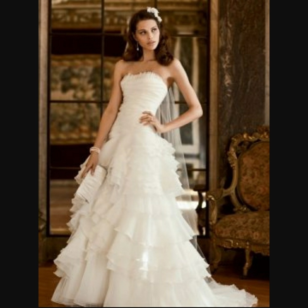 Wedding Gown tags attached GORGEOUS unaltered!